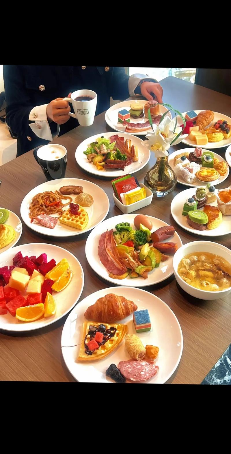 吃自助早餐搞笑视频抖音_吃自助早餐搞笑视频抖音大全