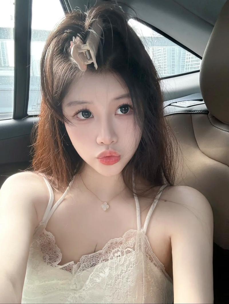 怎样在抖音吸到有效粉丝,**抖音:从纷扰世界中找到粉丝吸引的秘密武器**!